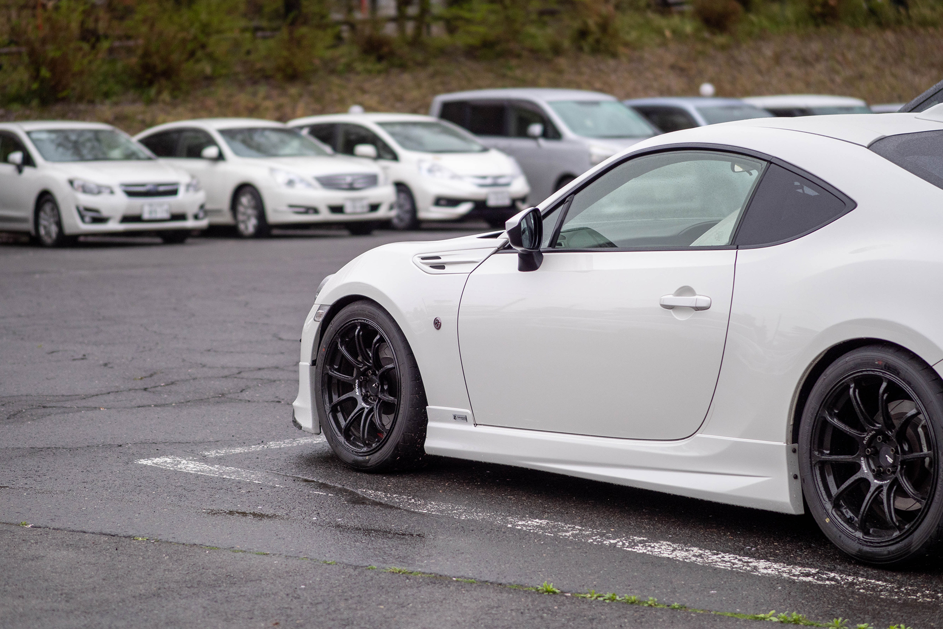 ADVAN A052の魅力って？履いたらいけない最強スポーツラジアルタイヤ | タイヤの通信販売